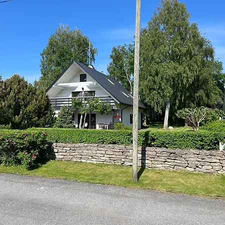 Apartman Armas Ja Koikide Mugavustega Maja Mere Aeaeres *